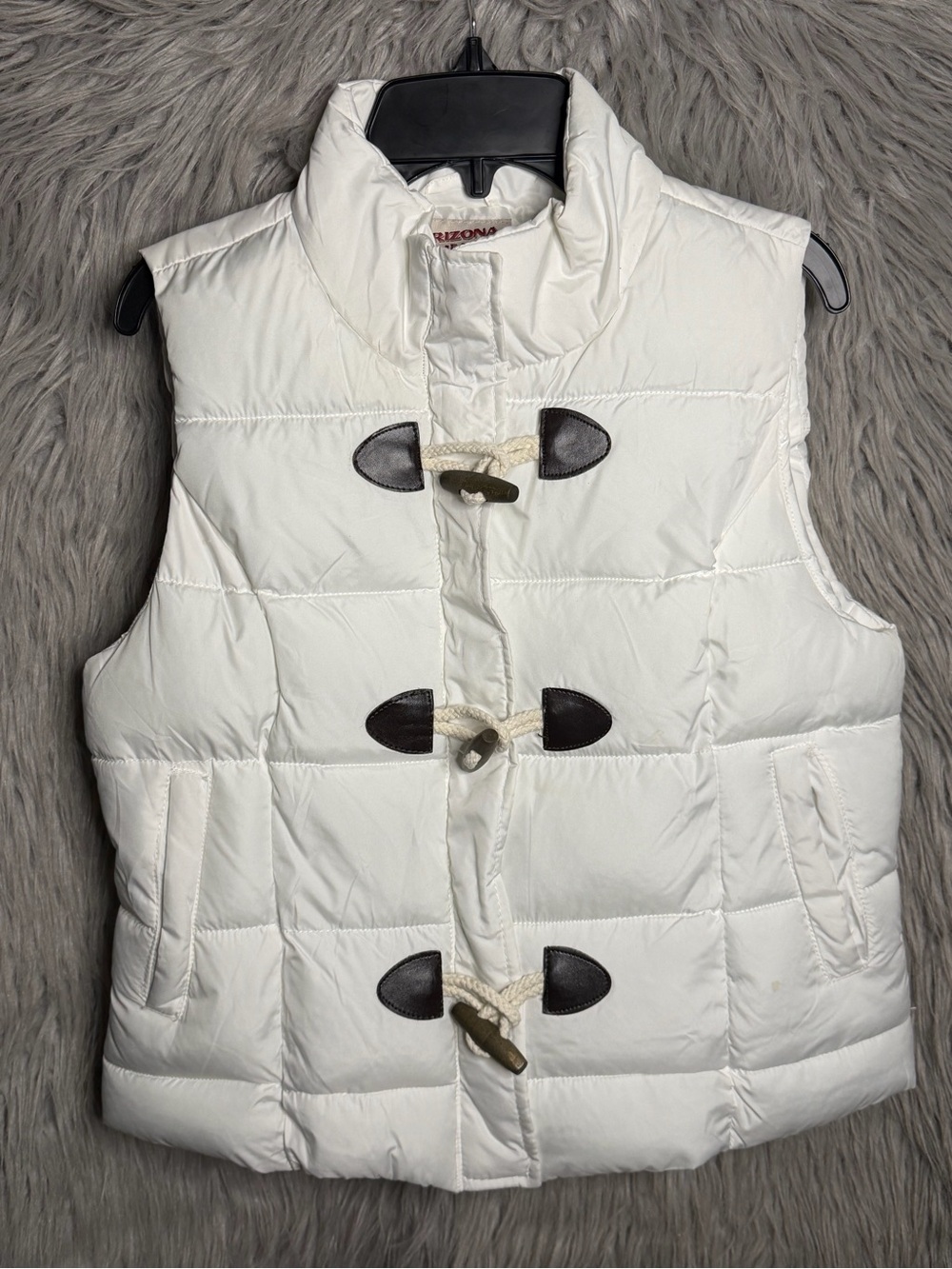Arizona Jean Company White Quilted Puffer Vest with Toggle Fastenings